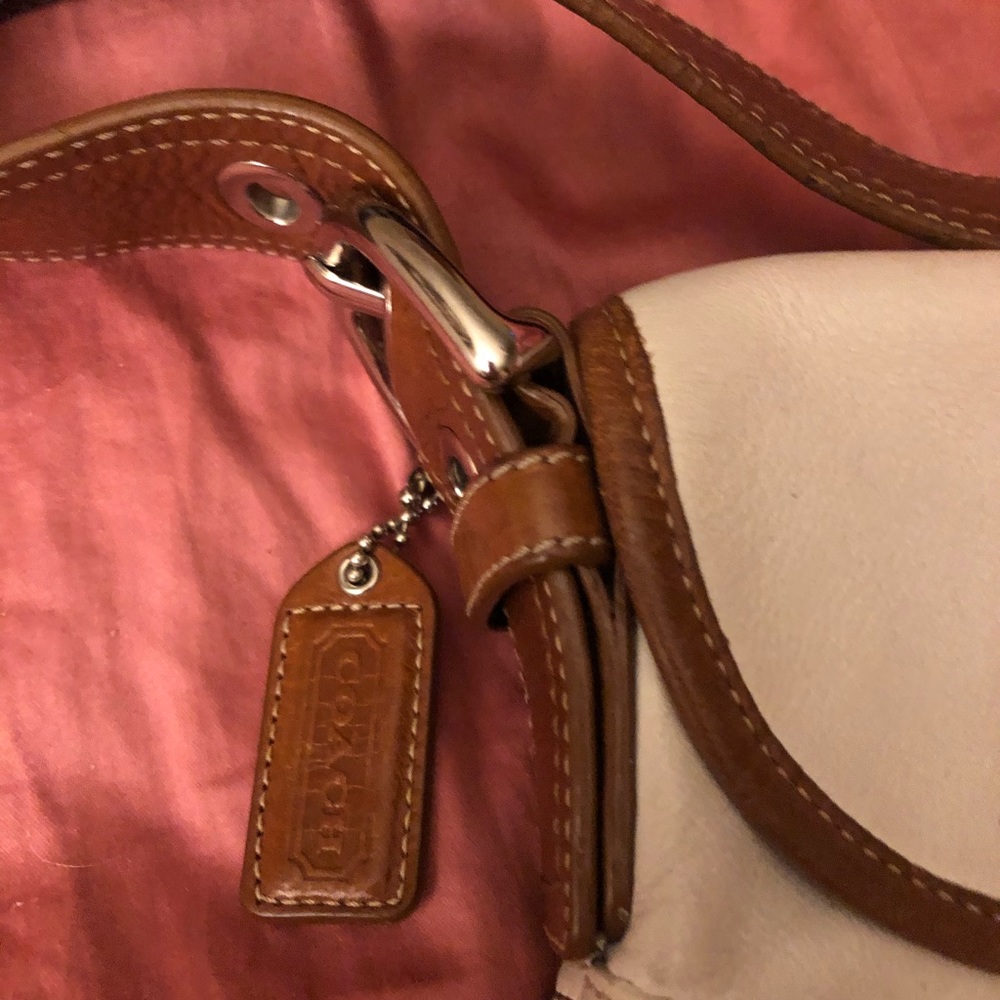 ❤️AUTHENTIC❤️COACH W WhiteBag/Purse Free wristlet - Picture 7 of 8